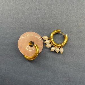 Timeless pearly / 24kt gold-plated earrings with pearls